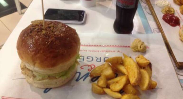 Friends Burgers Photos Pictures Of Friends Burgers Izmir Zomato